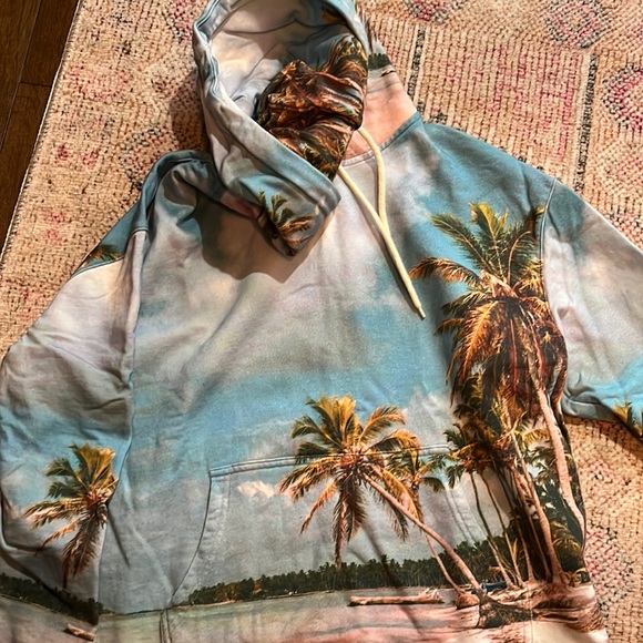 Fun sweatsuit - Picture 1 of 2